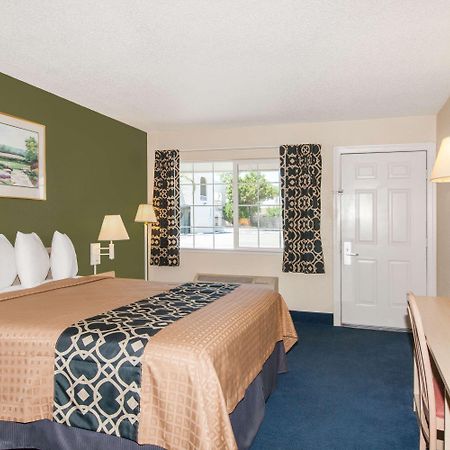 Travelodge By Wyndham Los Banos Ca Dış mekan fotoğraf
