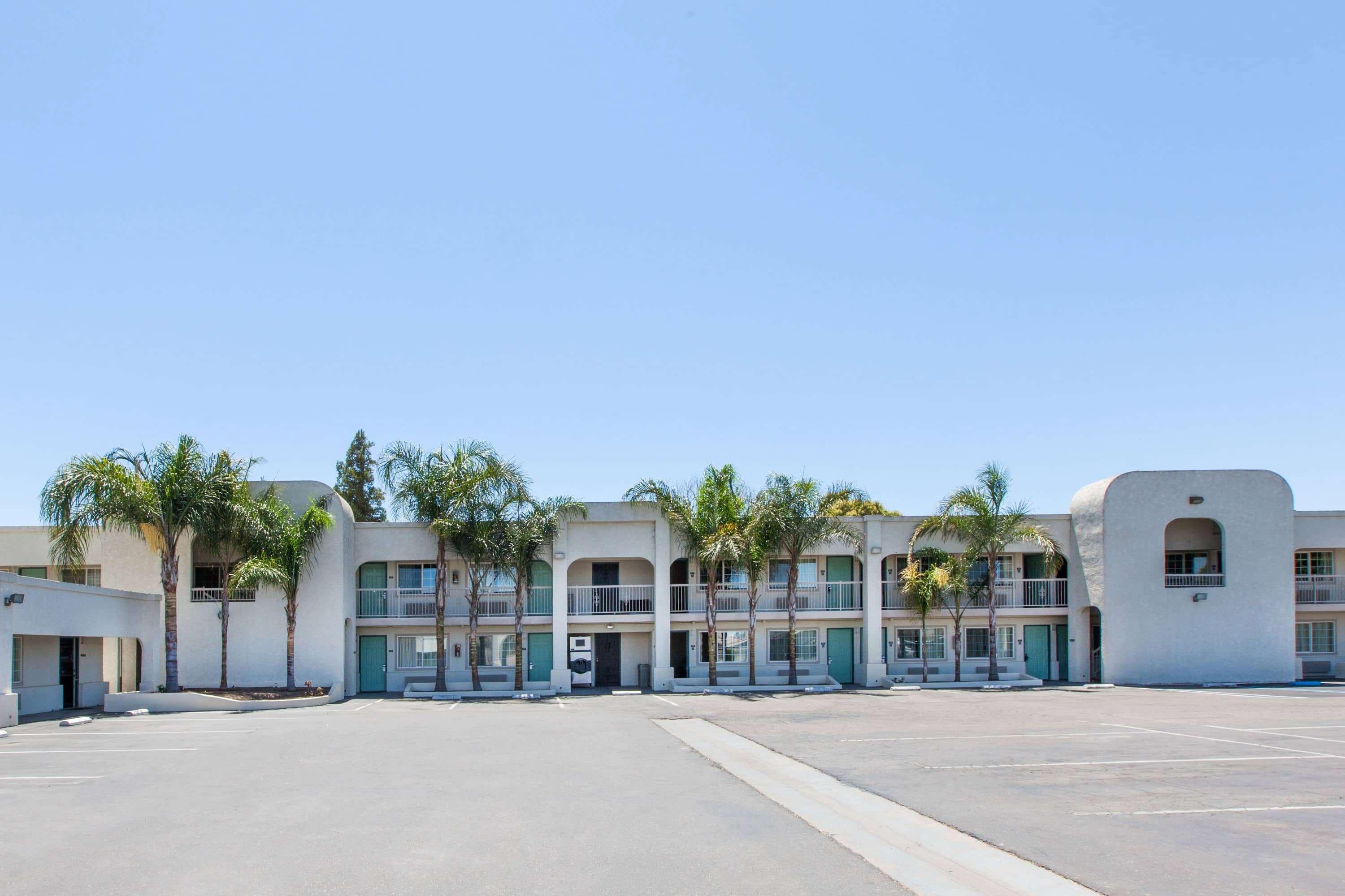 Travelodge By Wyndham Los Banos Ca Dış mekan fotoğraf
