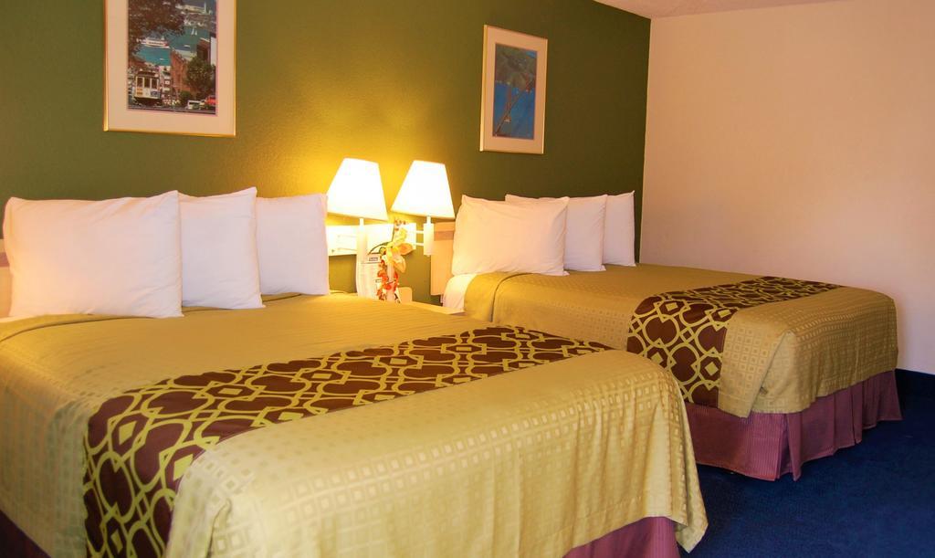Travelodge By Wyndham Los Banos Ca Dış mekan fotoğraf