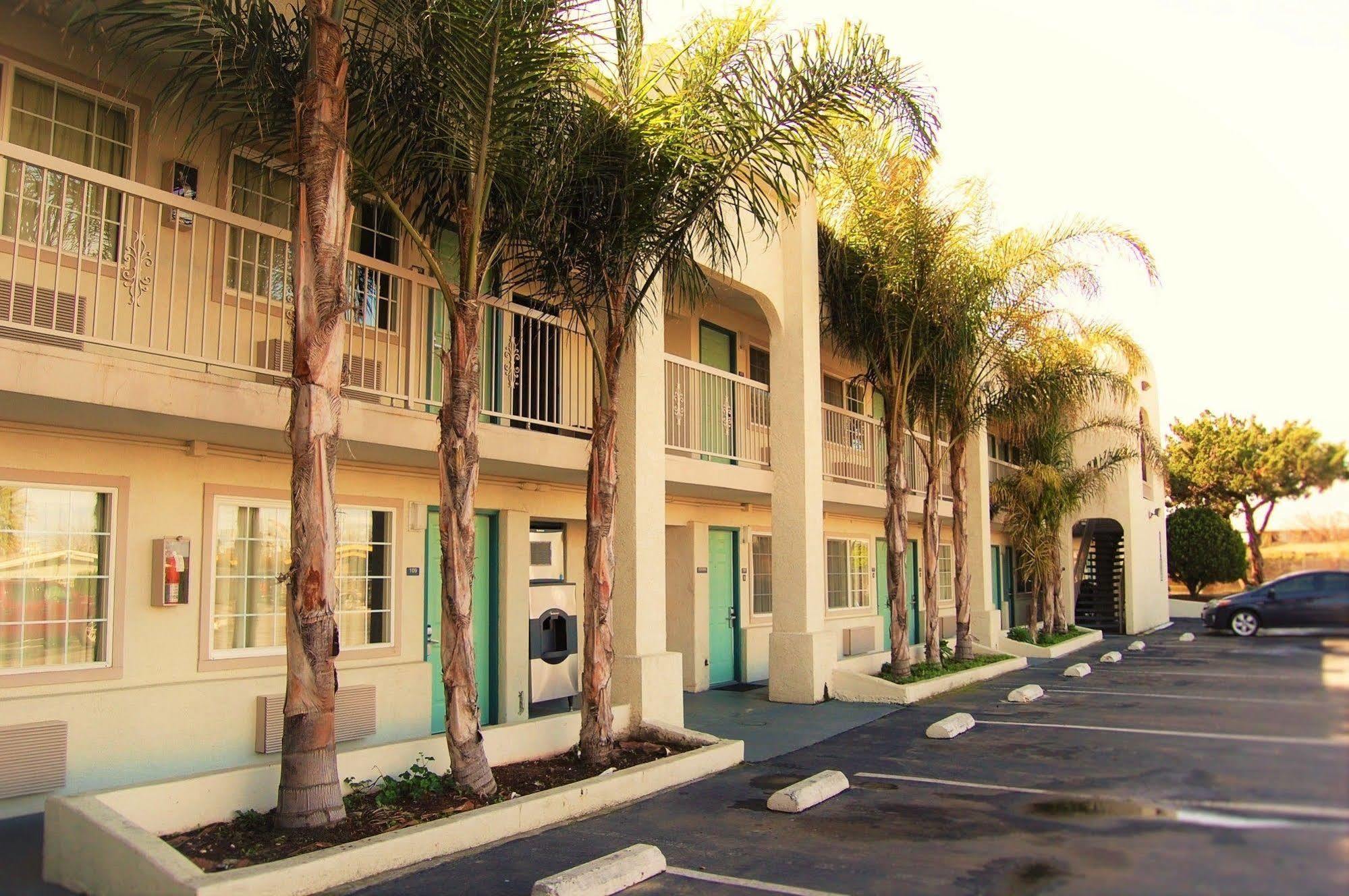 Travelodge By Wyndham Los Banos Ca Dış mekan fotoğraf